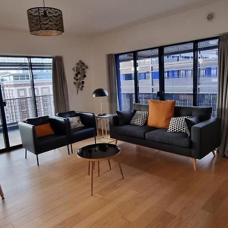 Bel Appartement Contemporain Avec Terrasse Climatisation Et Parking Payant En Option Strasbourg Exterior foto